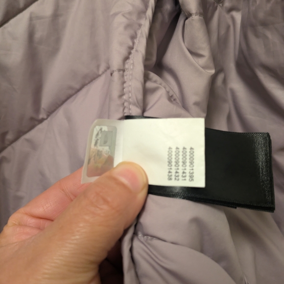 The North Face Women's Light Purple Puffer Jacket - Picture 9 of 16